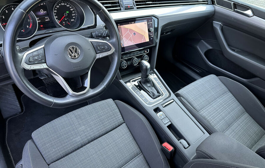 VW Passat Variant 1.5 TSI DSG Business NAV+LED+ACC 