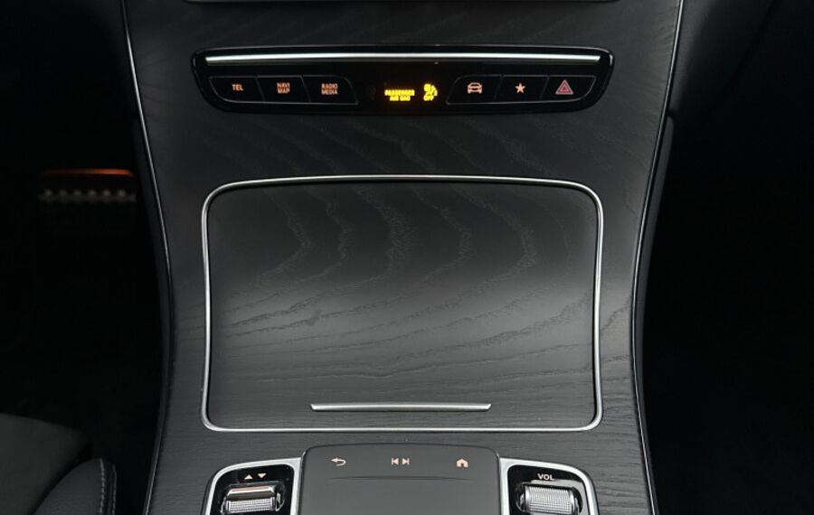 Mercedes-Benz GLC 300 4Matic AMG-Line NAV+LED+VCOCK+DISTRONIC