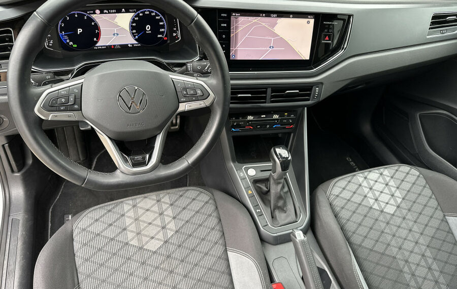 VW Taigo 1.5 TSI R-Line NAV+LED+KAM+ACC+PANO+AHK+VCOCK