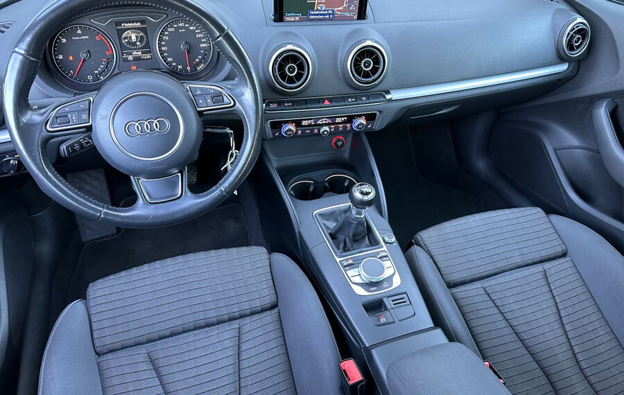 Audi A3 SpB 1.6 TDI Ambition NAV+XEN+SHZ+APS+TEMPOMAT