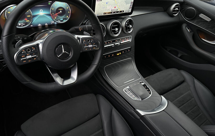 Mercedes-Benz GLC 300 4Matic AMG-Line NAV+LED+VCOCK+DISTRONIC