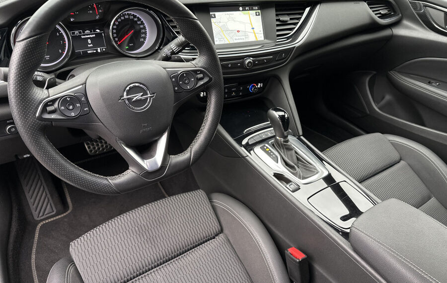 Opel Insignia 1.5 T Innovation NAV+LED+SHZ+KAM+CARPLAY