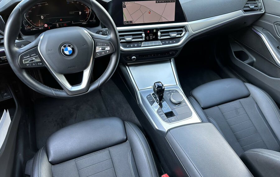 BMW 320d Touring Sport-Line NAV+LED+AHK+KAMERA+PANO