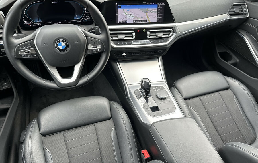 BMW 330e Touring Sport-Line NAV+LED+AHK+KAMERA+HIFI