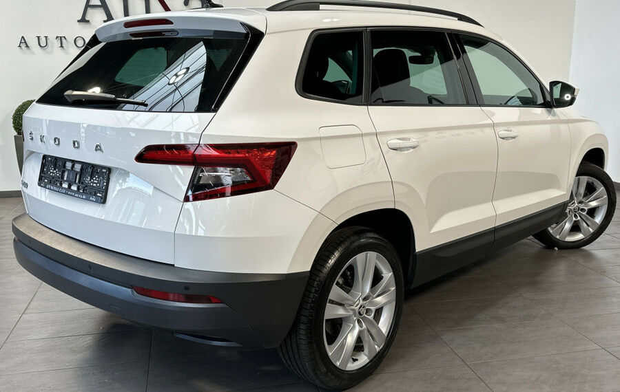 Skoda Karoq 1.5 TSI DSG Style NAV+LED+CARPLAY+AHK+KAM