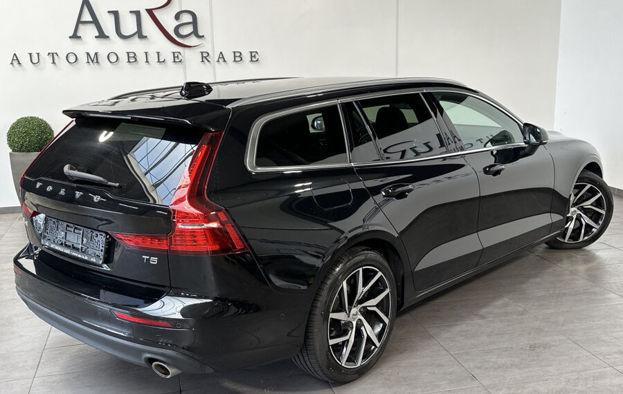 Volvo V60 T5 Momentum NAV+LED+VCOCKPIT+18ZOLL+TEMPOMAT