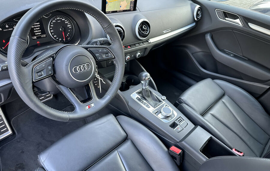 Audi A3 35 TFSI S-Line Black Aut. NAV+LED+SHZ+APS+1HD