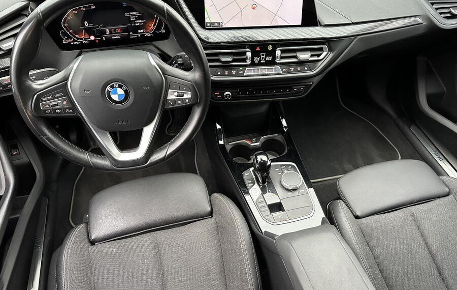 BMW 120d Sport-Line NAV+LED+ACC+AHK+HEAD-UP+17ZO+1HD