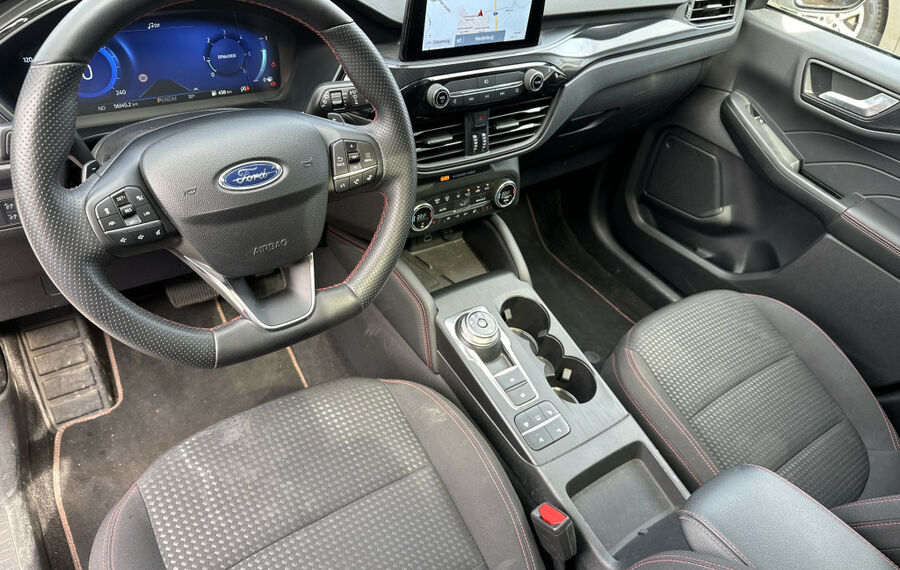 Ford Kuga 2.0 EB ST-Line NAV+LED+AHK+PANO+KAMERA+HUD