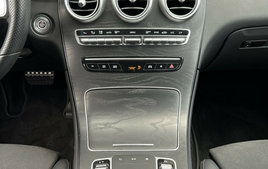 Mercedes-Benz GLC 200d 4Matic AMG-Line NAV+LED+19ZOLL+CARPLAY