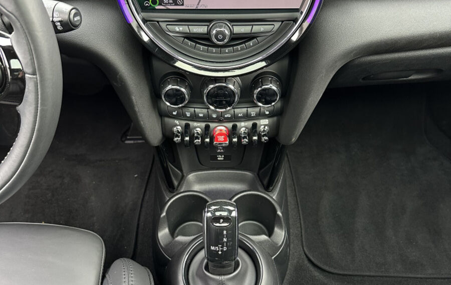 MINI Cooper S Black NAV+LED+HEAD-UP+PANO+H&K+CARPLAY