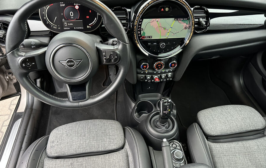 MINI Cooper S Sport-Aut. Black-Ext. NAV+LED+PANO+KAM