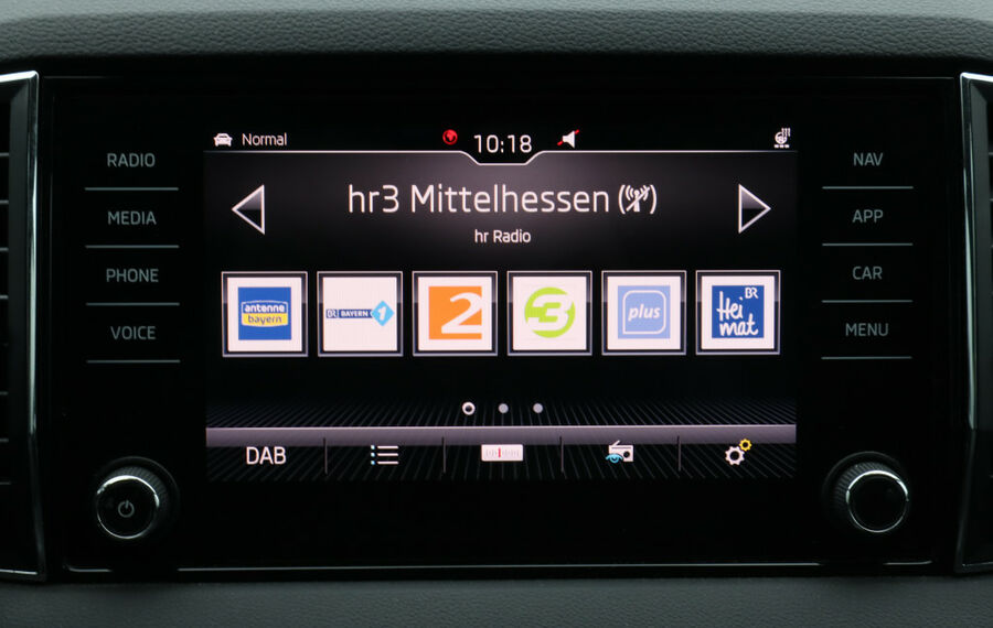 Skoda Karoq 2.0 TDI DSG 4x4 Style NAV+LED+AHK+CARPLAY 