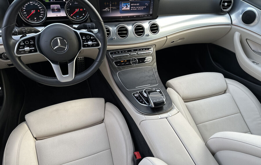 Mercedes-Benz E 300de T Avantgarde NAV+LED+360°+AHK+DAB+CARPLAY