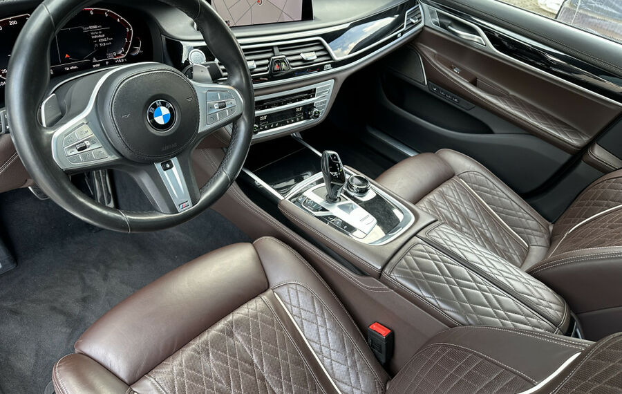 BMW 750i xDrive HEAD-UP+H&K+GLASDACH+STANDHEIZUNG+SC