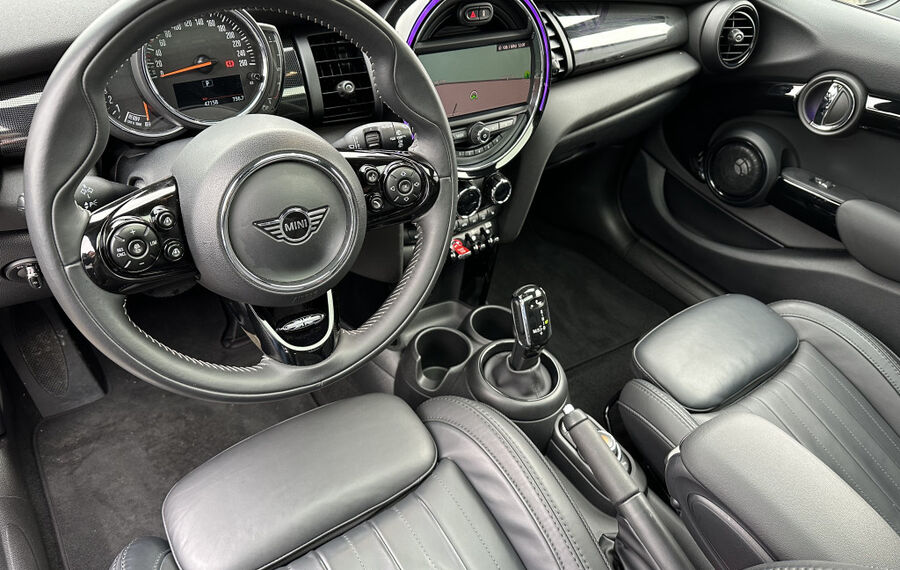 MINI Cooper S Black NAV+LED+HEAD-UP+PANO+H&K+CARPLAY