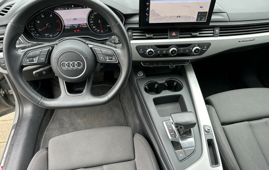 Audi A4 40 TDI Qu S-Line Black NAV+LED+AHK+GLASDACH