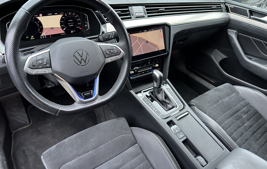 VW Passat Variant 1.4 TSI DSG GTE NAV+LED+HUD+VCOCK