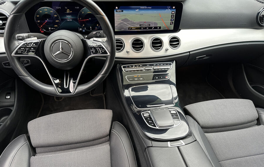 Mercedes-Benz E 220d Avantgarde NIGHT-PAKET+NAV+LED+PANO+WIDESCREEN