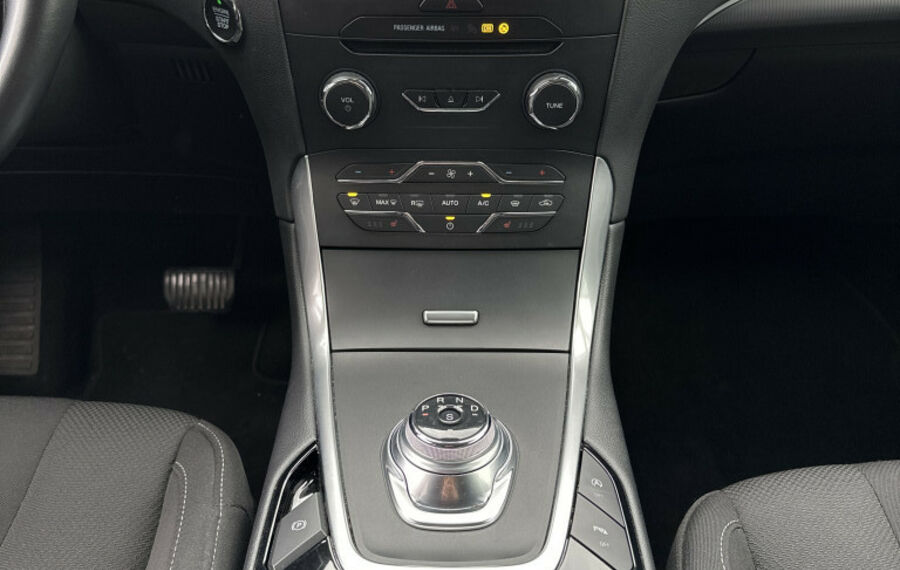 Ford S-MAX 2.0 EB Aut. Titanium NAV+LED+KAM+CARPLAY  