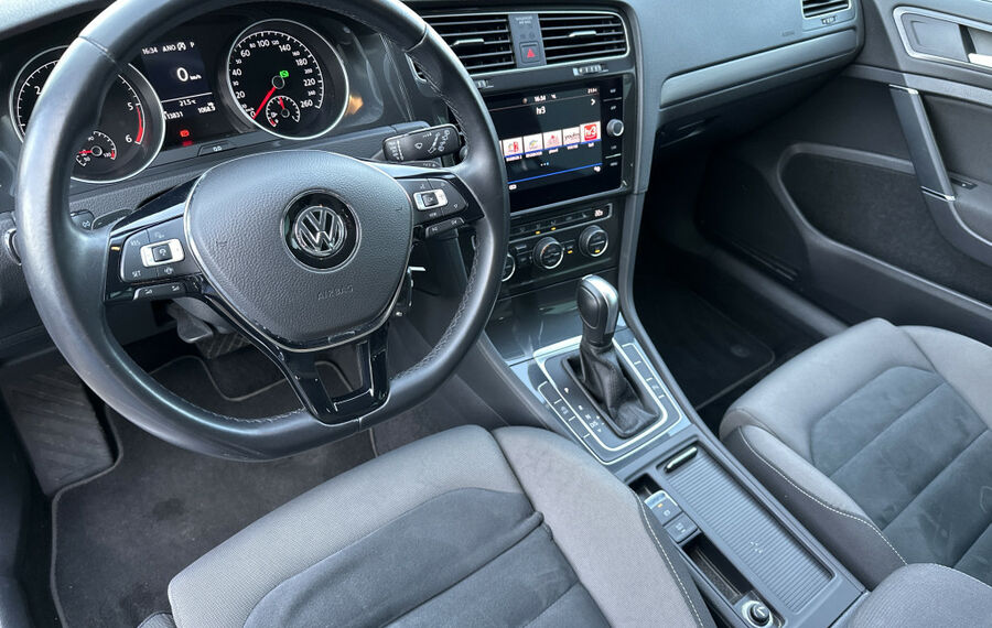 VW Golf Variant 2.0 TDI DSG CL NAV+LED+ACC+KAMERA  