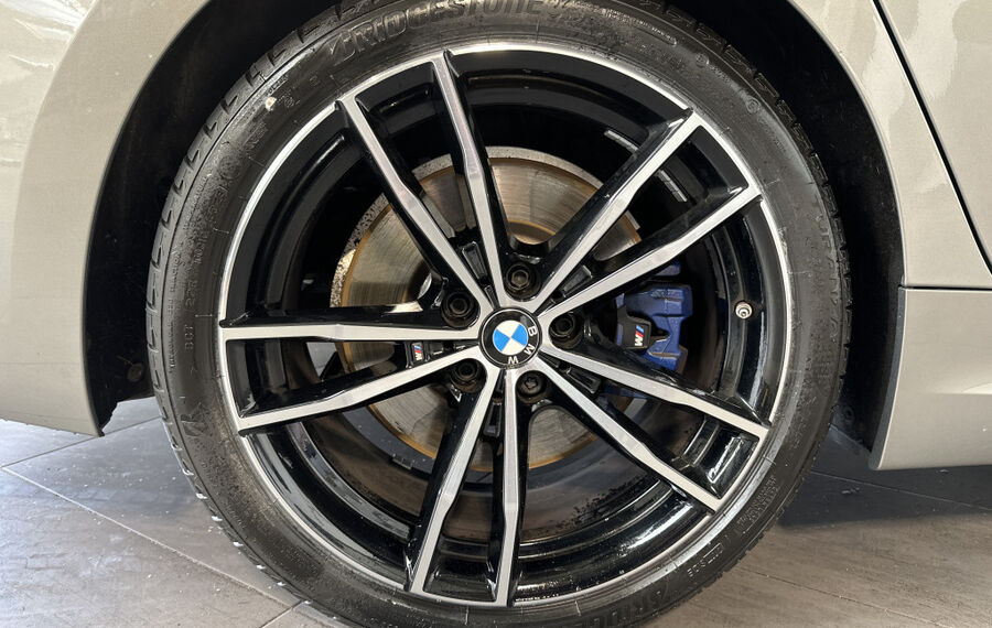 BMW 330d Touring M-Sport NAV+LED+AHK+HEAD-UP+PANO+PP