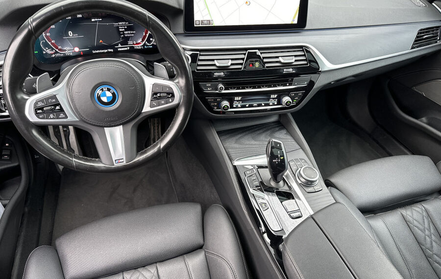 BMW 530e Touring xDrive M-Sport NAV+LED+KAM+CARPLAY