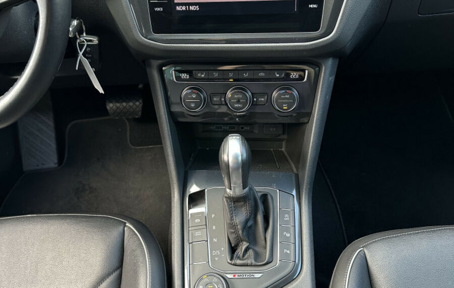 VW Tiguan 2.0 TSI DSG R-Line 4M NAV+LED+AHK+VCOCK  