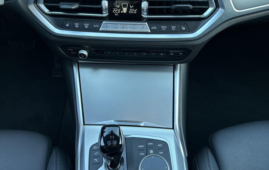 BMW M340d Touring xDrive NAV+LASER+PANO+360°+HEAD-UP