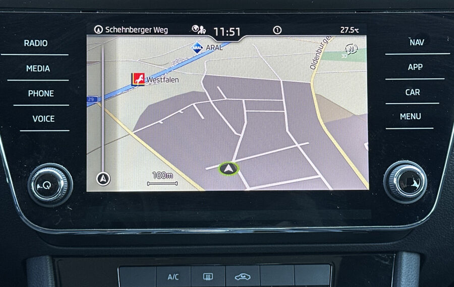 Skoda Superb Combi 2.0 TDI DSG Active NAV+CARPLAY+TEMP