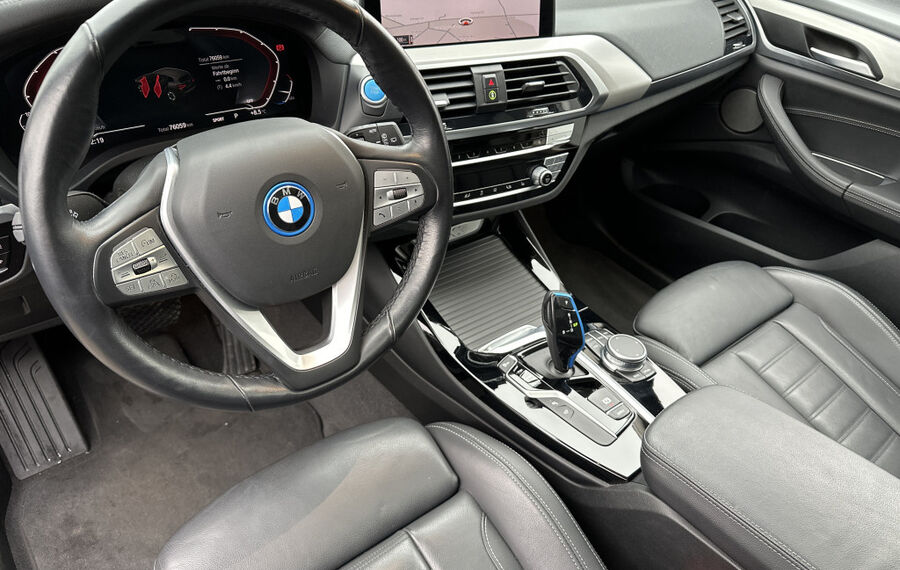 BMW iX3 Impressive NAV+LED+AHK+20ZOLL+LEDER+H&K+1HD