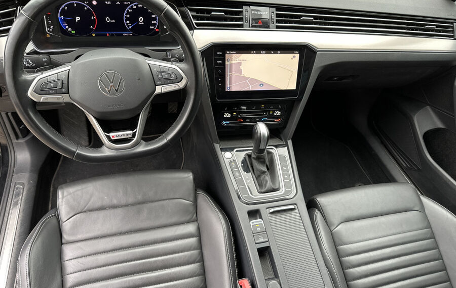 VW Passat Variant 2.0 TDI DSG 4M Elegance NAV+LED  