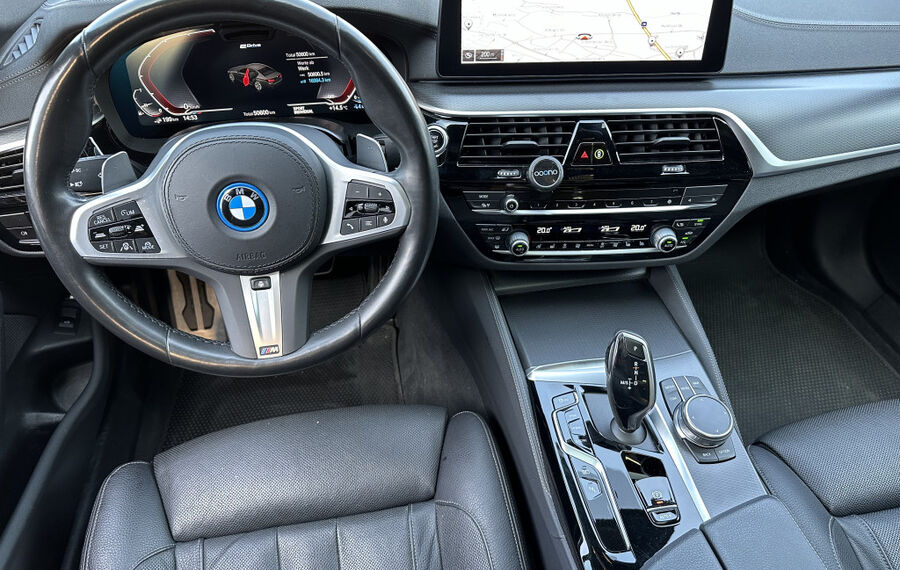 BMW 545e xDrive M-Sport 50 Jahre NAV+LED+AHK+GLASDACH