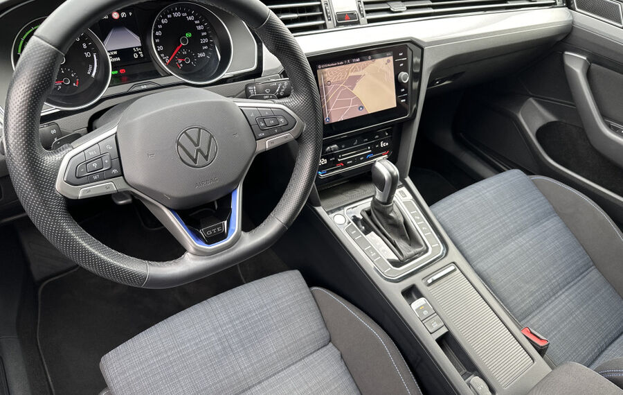 VW Passat Variant 1.4 TSI DSG GTE NAV+MATRIX+KAMERA