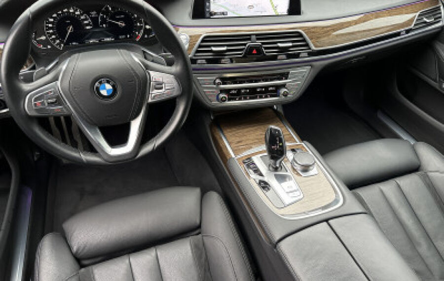 BMW 740i M-Sport NAV+LED+SHZ+HiFi+KAMERA+2Hd+WLAN+PP