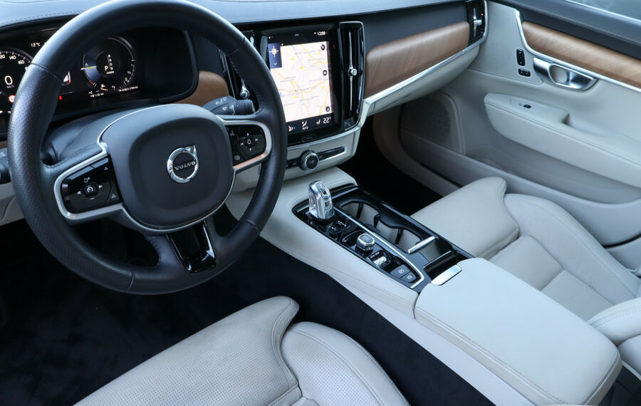 Volvo V90 T8 Inscription Hybrid AWD NAV+LED+AHK+360+SH