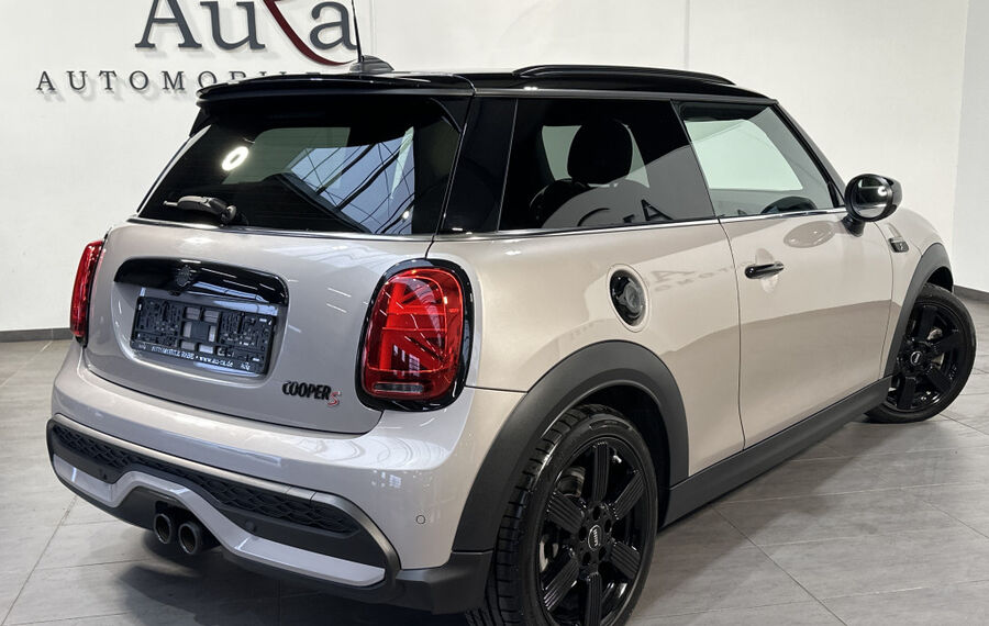 MINI Cooper S Sport-Aut. Black-Ext. NAV+LED+PANO+KAM