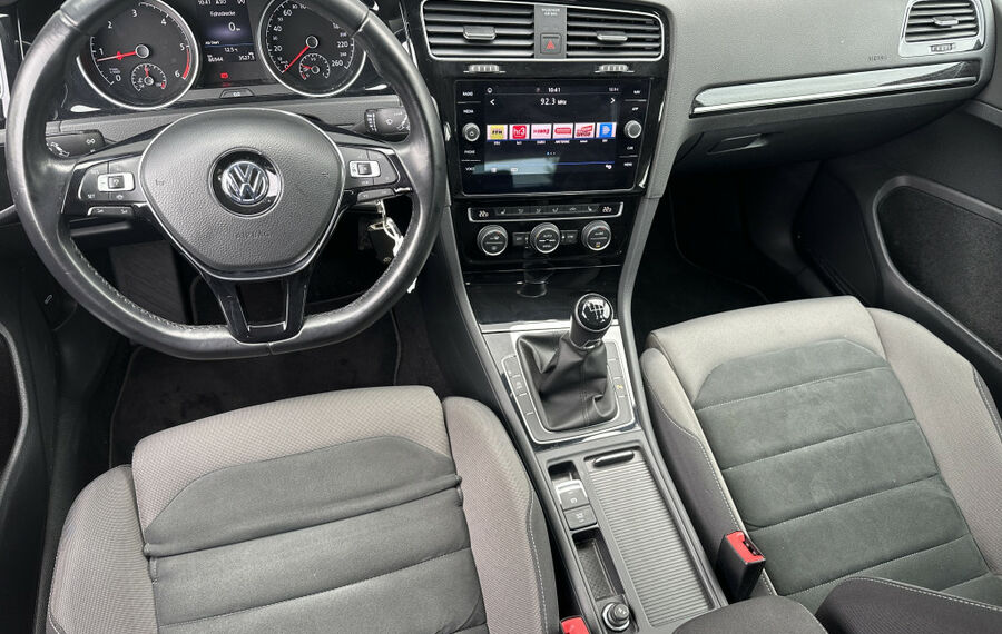 VW Golf Variant 2.0 TDI Highline NAV+LED+ACC+MASSAGE