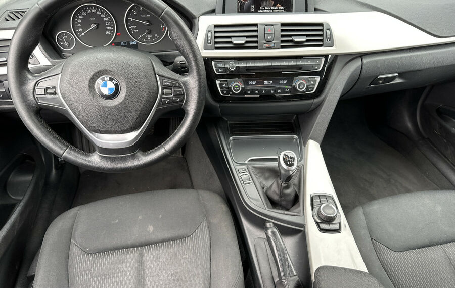 BMW 320i Touring AHK+SHZ+KLIMAAUT+BLUETOOTH+EU6+16Zo