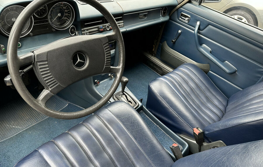 Mercedes-Benz 230 .6 W114 Automatik AHK+SCHIEBEDACH+SERVO+VOLLEDER