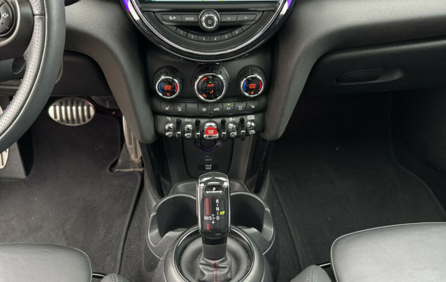 MINI John Cooper Works Sport-Aut. Black NAV+LED+PANO