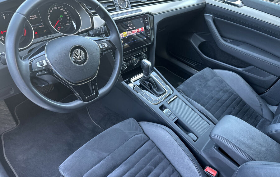 VW Passat Variant 2.0 TDI DSG Highline NAV+LED+ACC