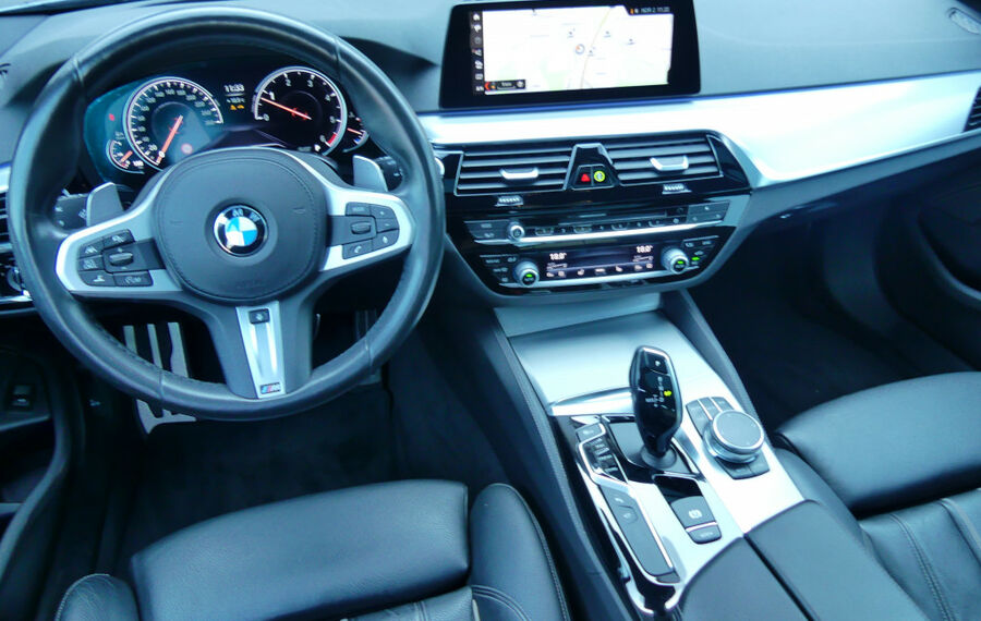 BMW 540d Touring xDrive M-Sport NAV+LED+ACC+PANO+DAP