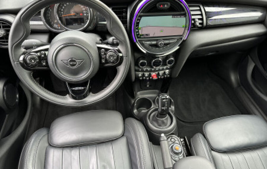 MINI Cooper S Black NAV+LED+HEAD-UP+PANO+H&K+CARPLAY