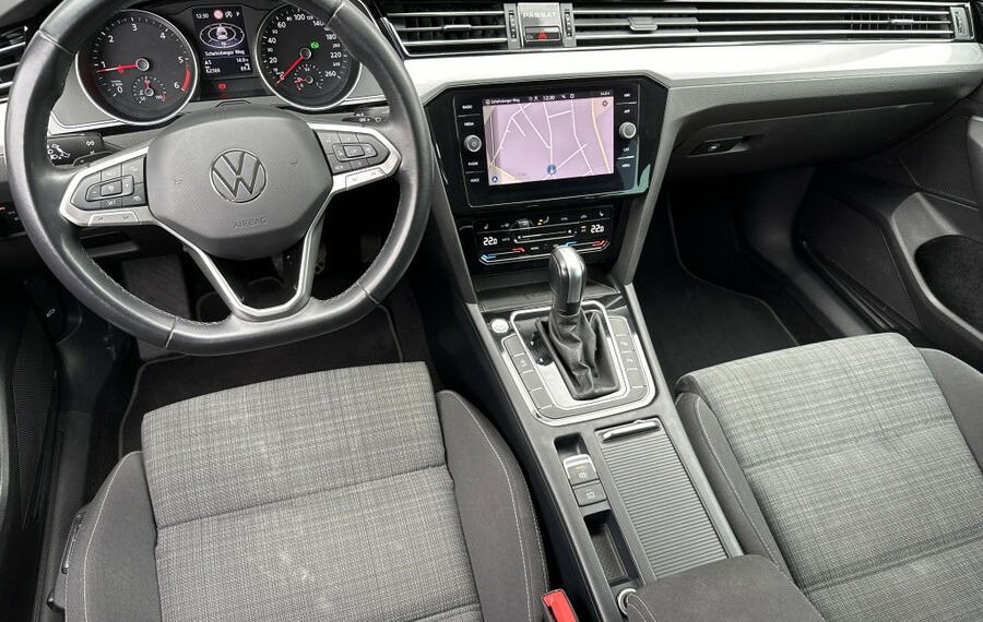 VW Passat Variant 2.0 TDI DSG Business NAV+LED+AHK