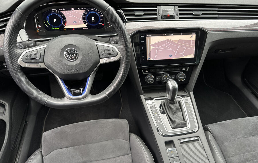 VW Passat Variant 1.4 TSI GTE R-Line NAV+LED+AHK+DC