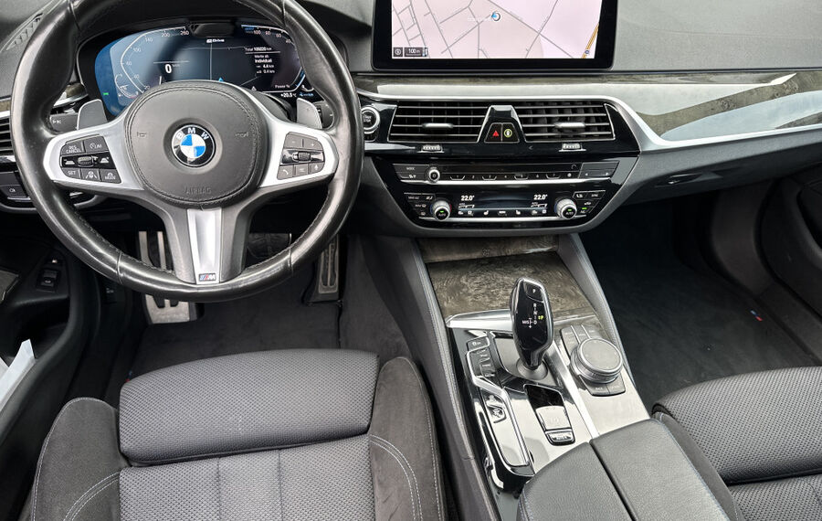 BMW 530e Touring xDrive M-Sport NAV+LED+AHK+ACC+H&K