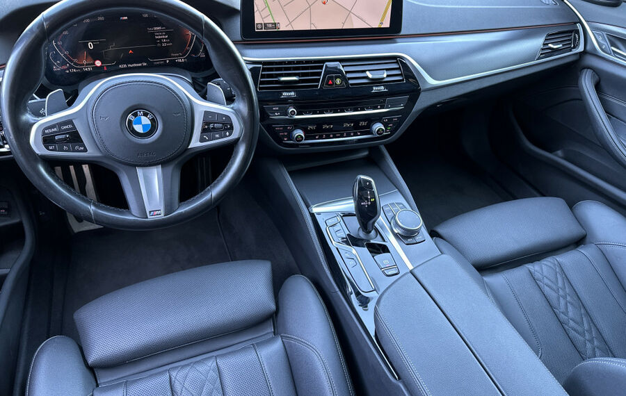 BMW 530d Touring xDrive M-Sport NAV+LED+PANO+360GRAD