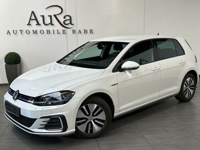 VW Golf 1.4 TSI DSG GTE NAV+LED+ACC+STANDHEIZUNG+PP