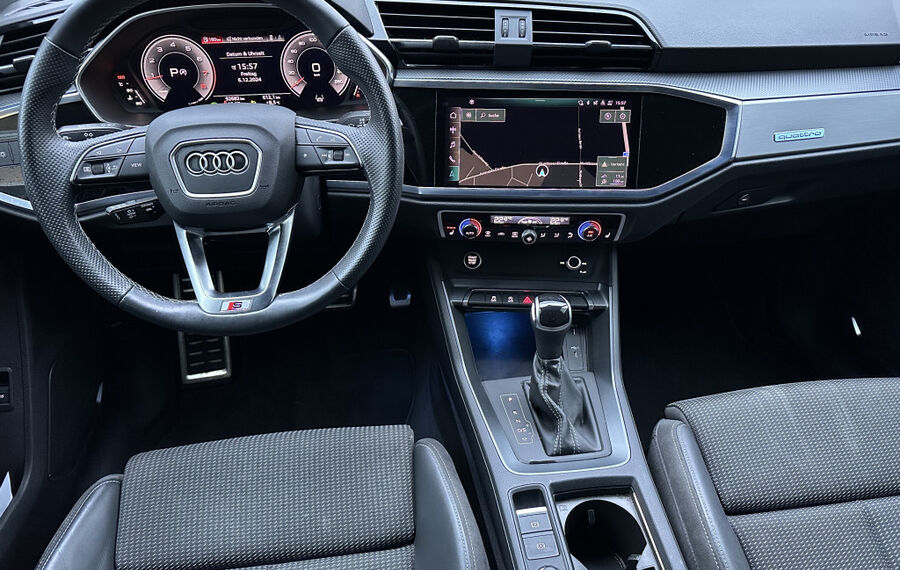 Audi Q3 45 TFSI Qu S-Line Black NAV+LED+VCOCKPIT+19ZO